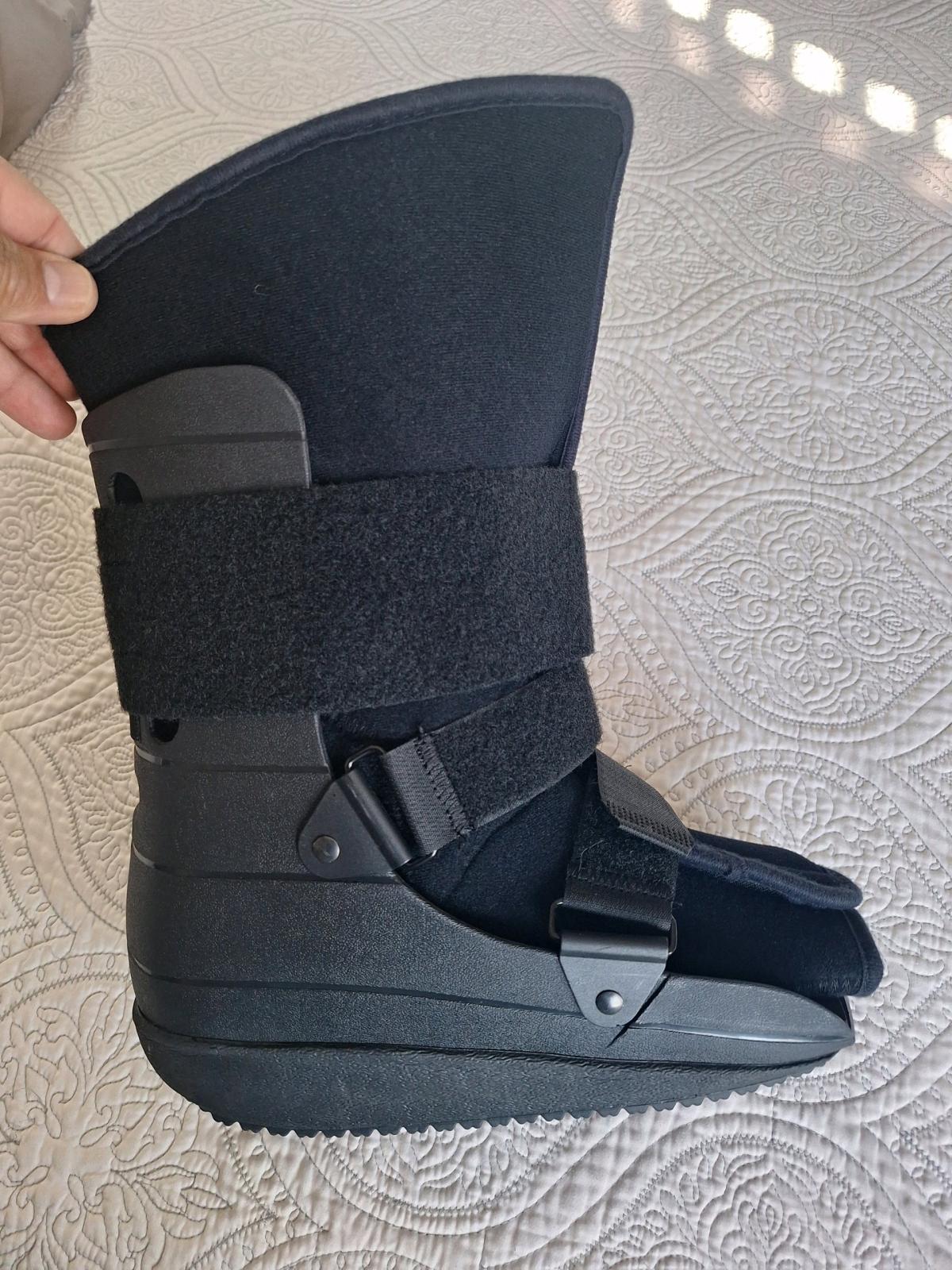 Medical boot