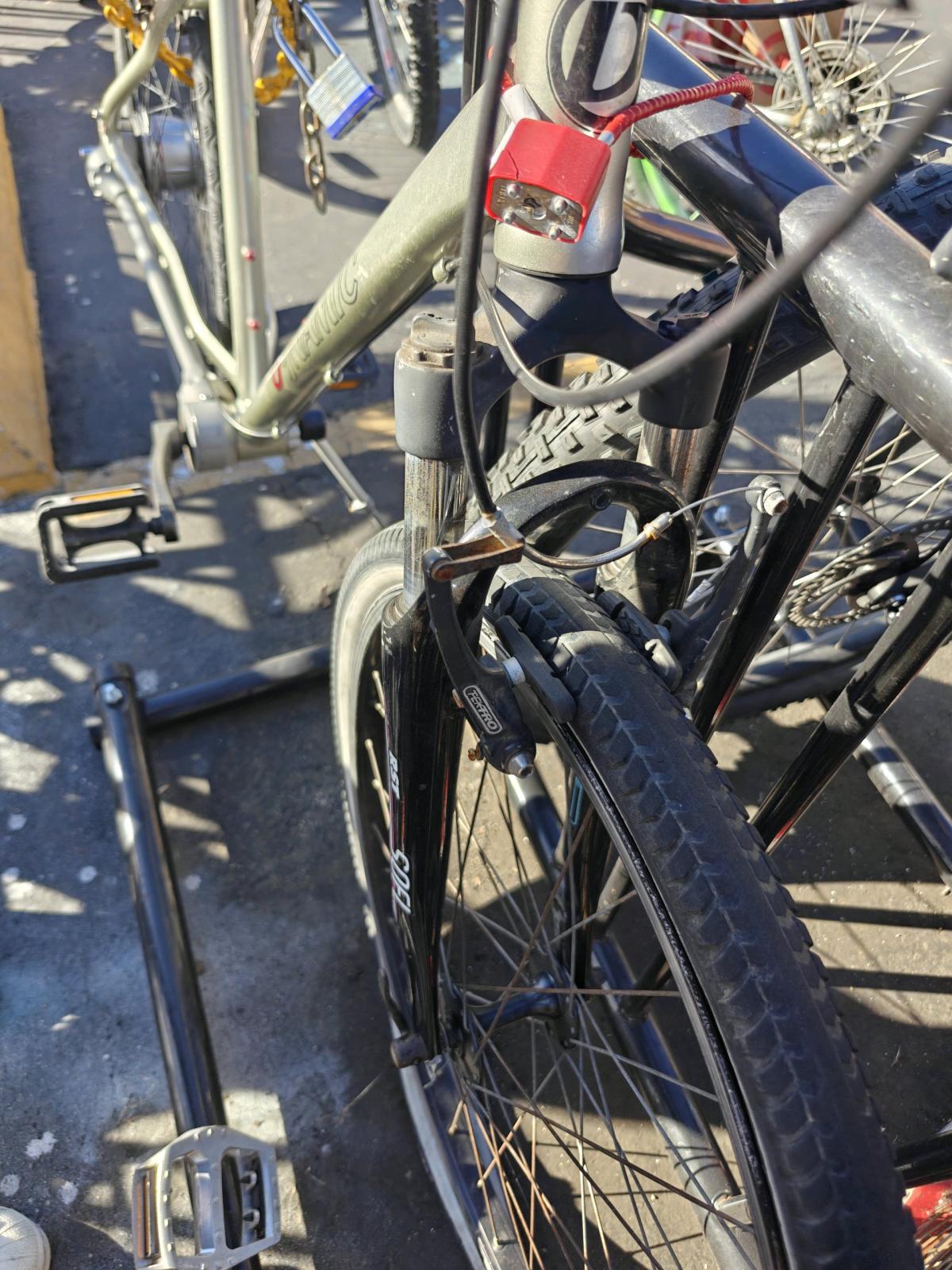 DYNAMIC ROUNDABOUT HYBRID BIKE - Los Angeles, California - FleaMarketBay