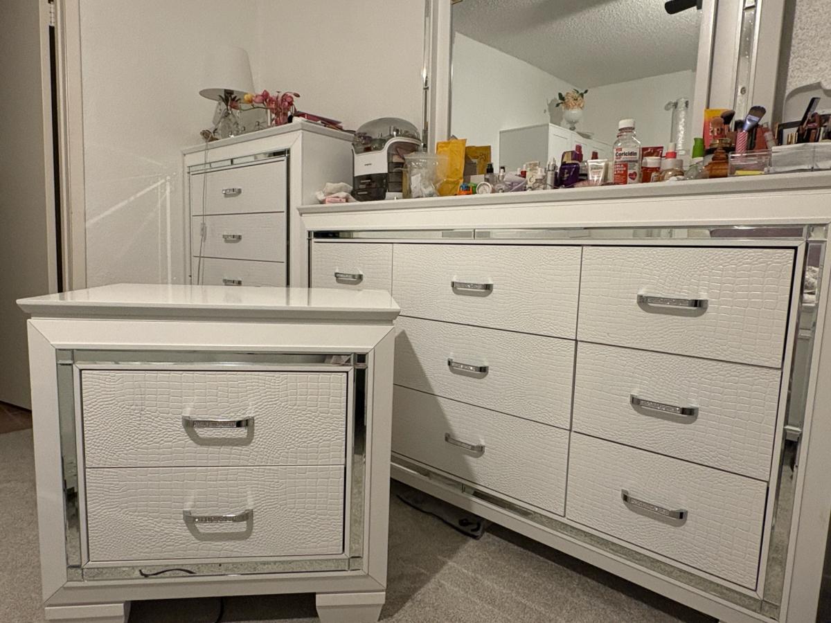 dresser chest and night Stand - Houston, Texas - FleaMarketBay