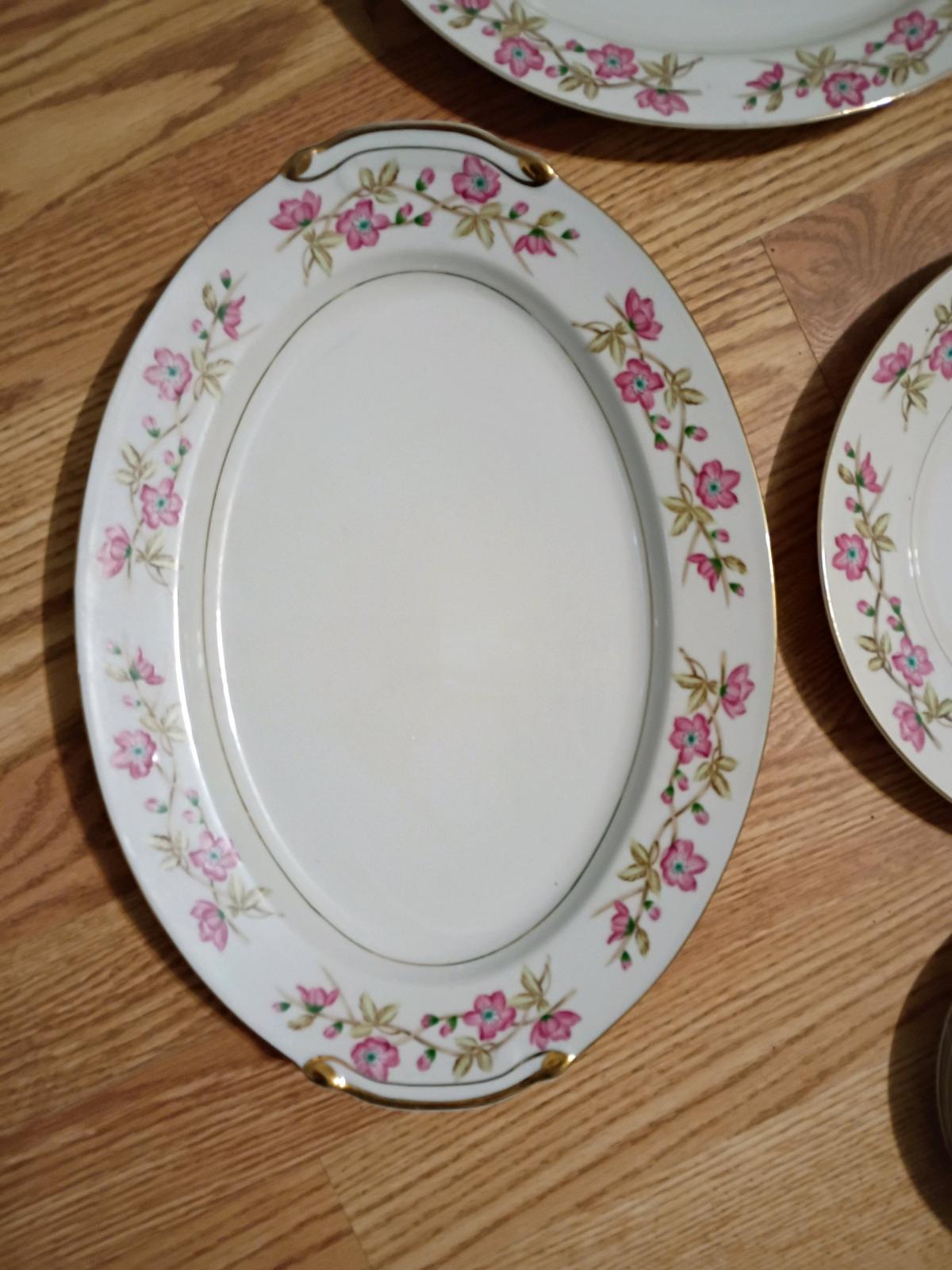 vintage valmont china set of 9 - Elberton, Georgia - FleaMarketBay