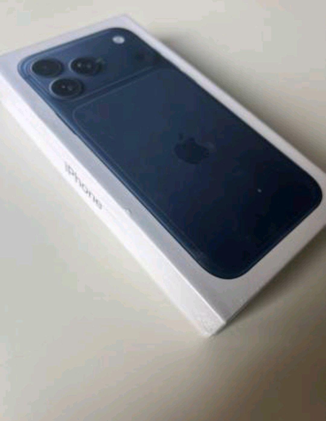 iPhone 17 Pro Max 256GB - Blue Ridge, Georgia - FleaMarketBay