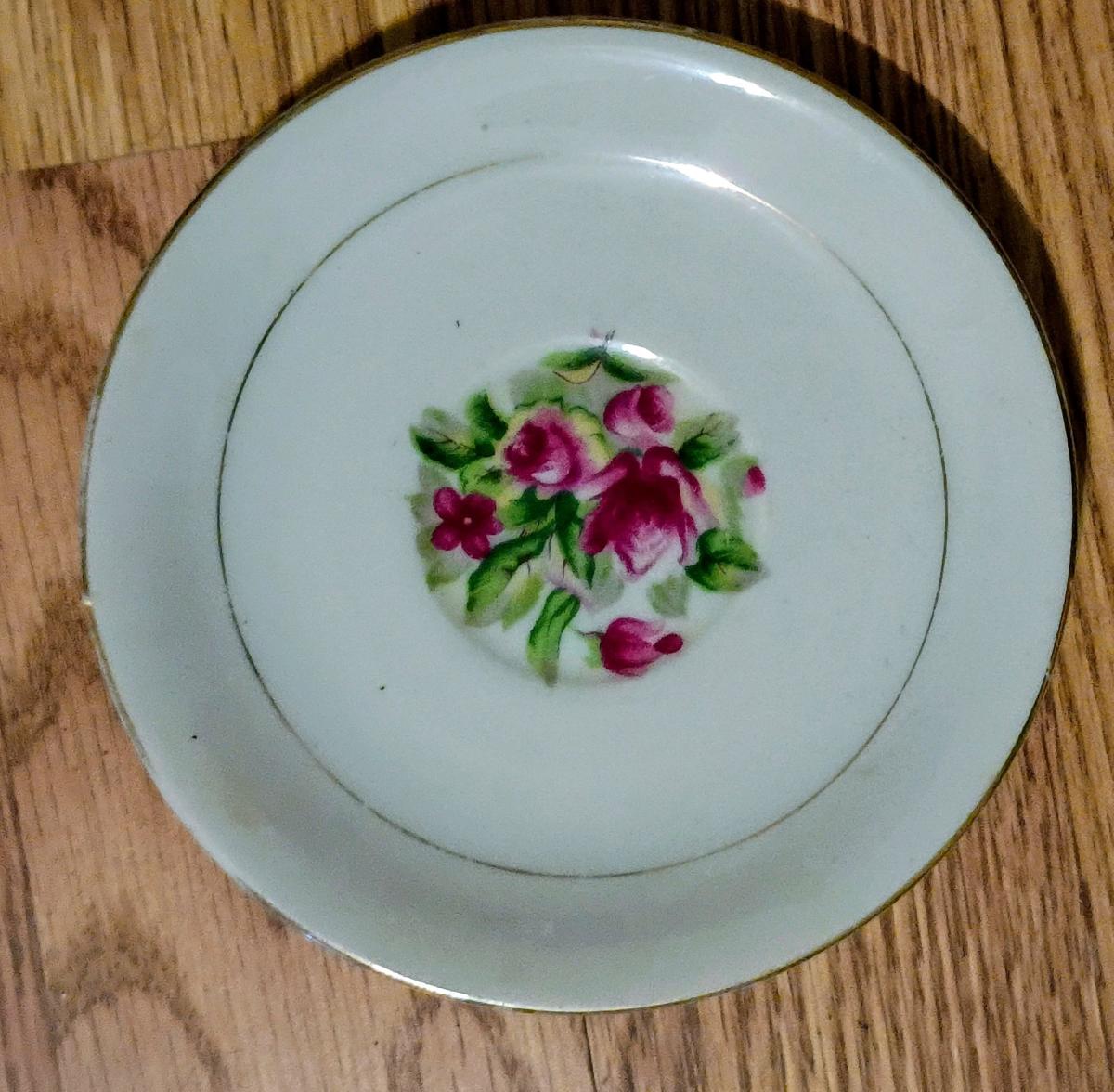 one vintage USA fine china saucer