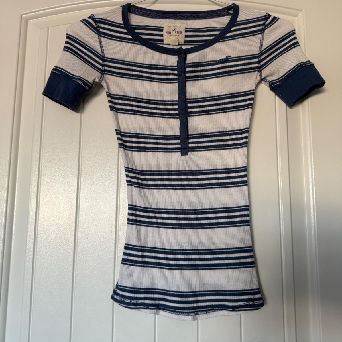 Y2K Hollister Ribbed Baby Tee  Blue  White Striped Henley - Los Angeles, California