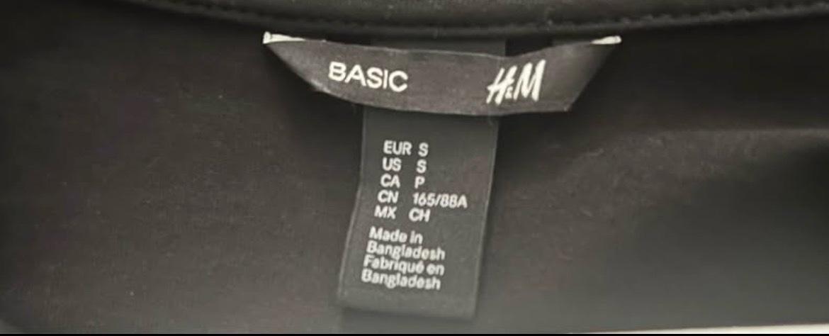 BLACK DRESS WITH LONG SLEEVES - Norwood, Massachusetts - FleaMarketBay