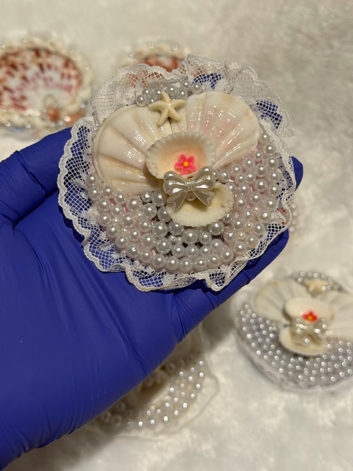 seashell pocket mirror - Austin, Texas - FleaMarketBay