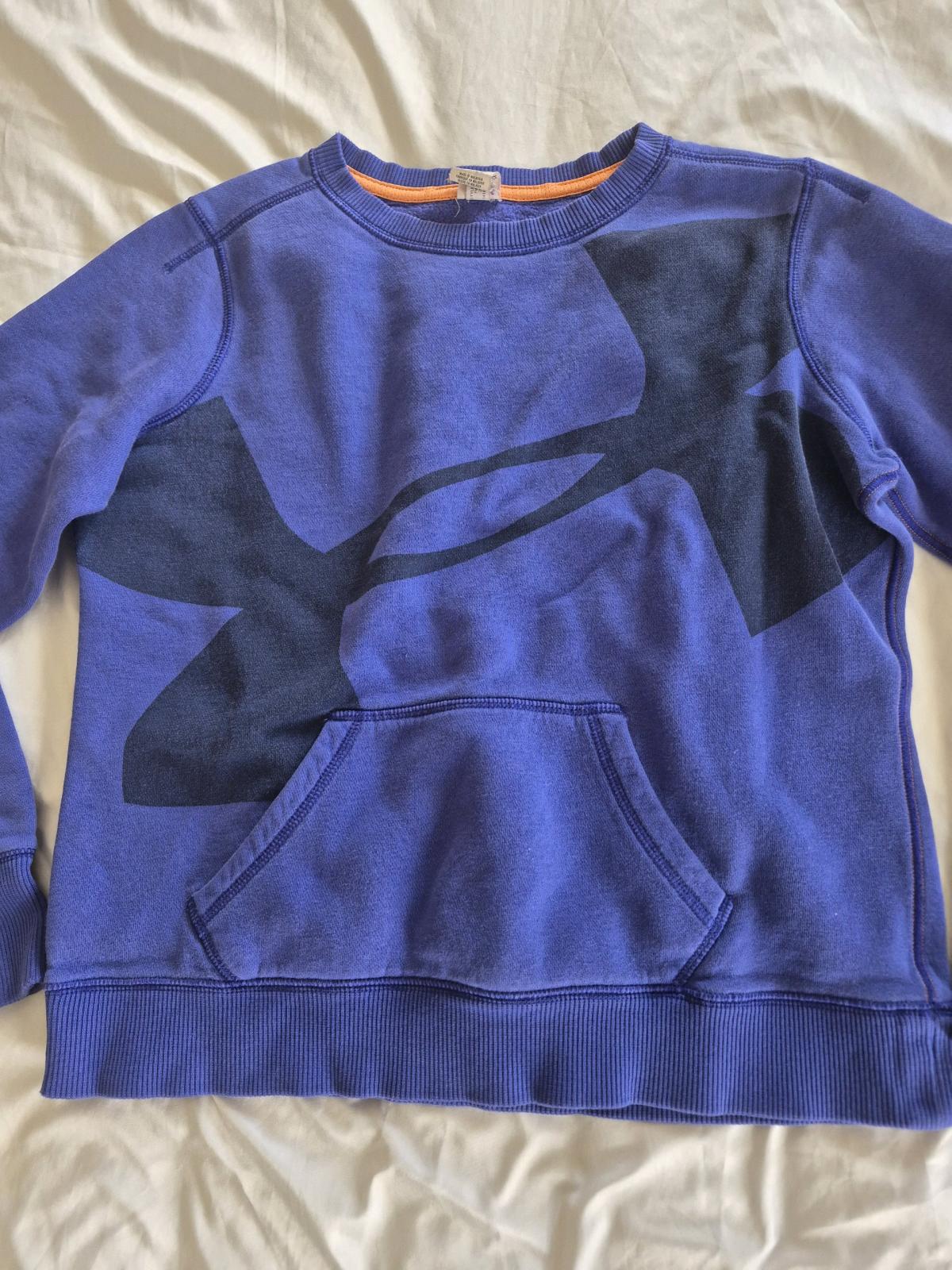 Under Armour Youth LG Blue Crewneck Sweatshirt Big Logo - Winston Salem, North Carolina - FleaMarketBay