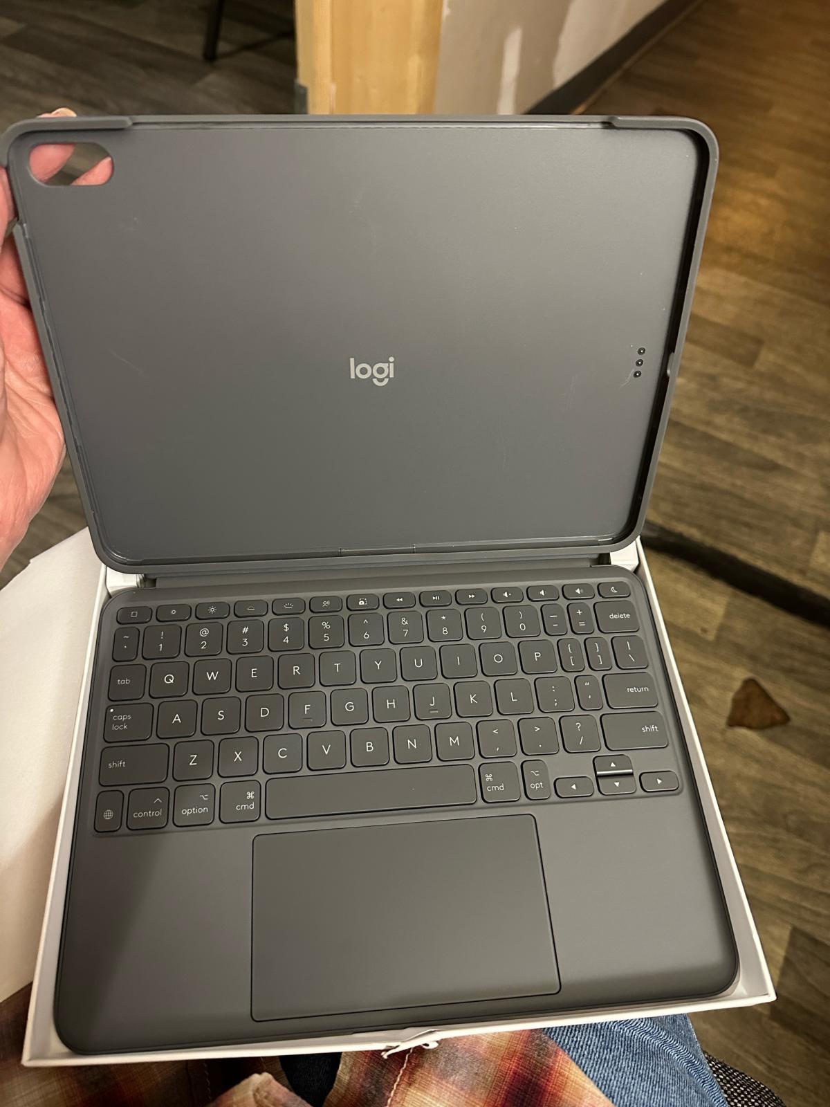 Logitech combo touch - Fort Worth, Texas - FleaMarketBay