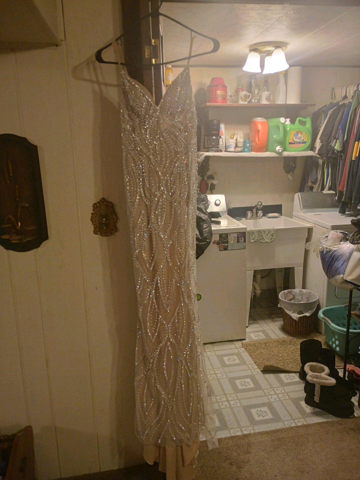 Formal size 6 LuLu gown - Moundsville, West Virginia - FleaMarketBay