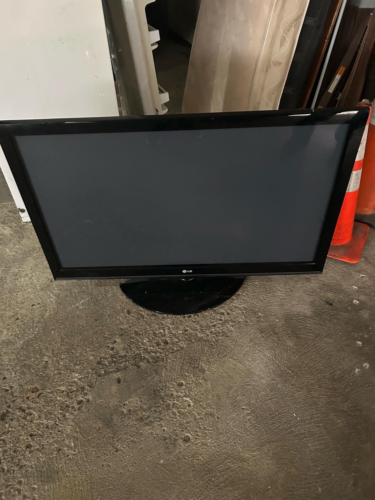 LG 50 Plasma TV black