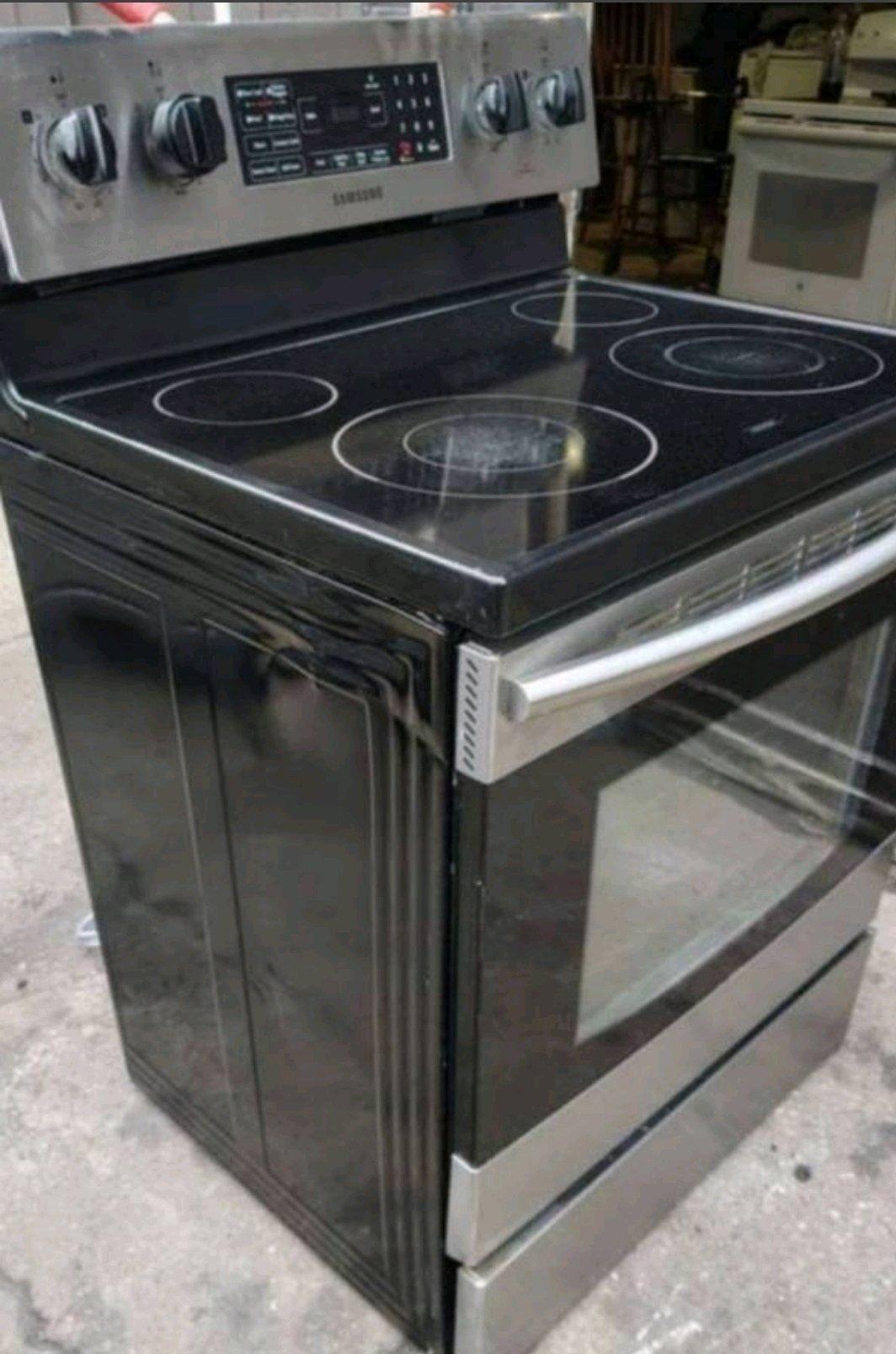 Samsung stainless steel electric stove glass top - Los Angeles, California - FleaMarketBay
