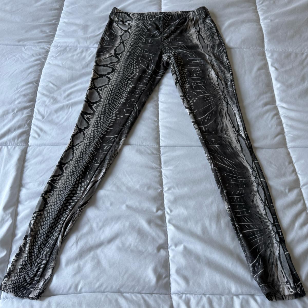 Y2K Snake Print Leggings  Zenana Outfitters  GreyBlack Snake - Los Angeles, California