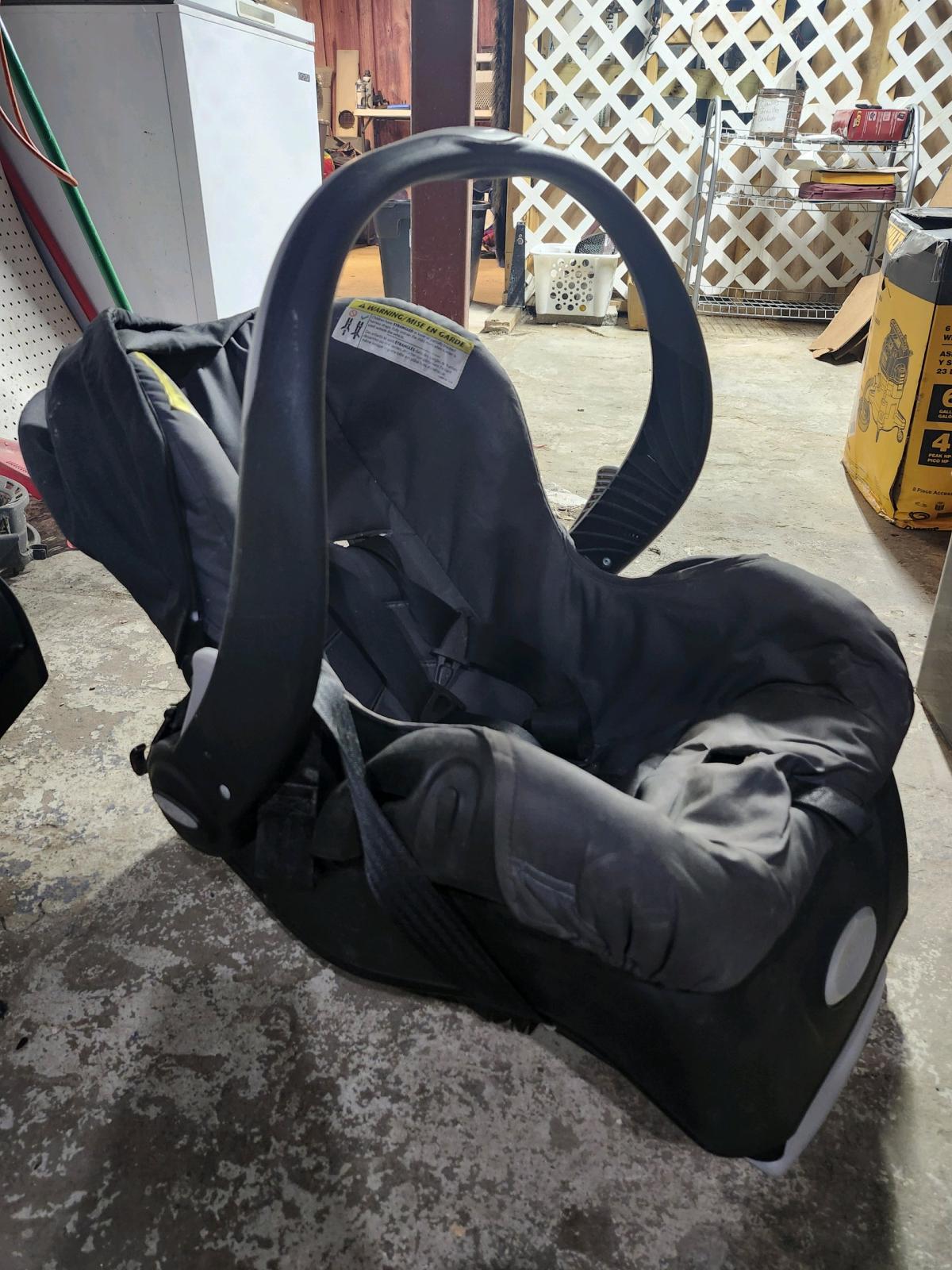Baby Carrier  Lightly Used - Salem, Ohio - FleaMarketBay