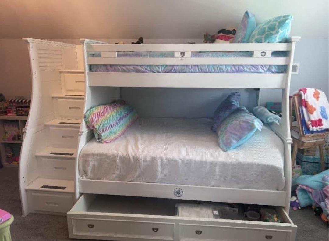 Kids bunkbeds with Trundle bed - Adamsville, Ohio - FleaMarketBay