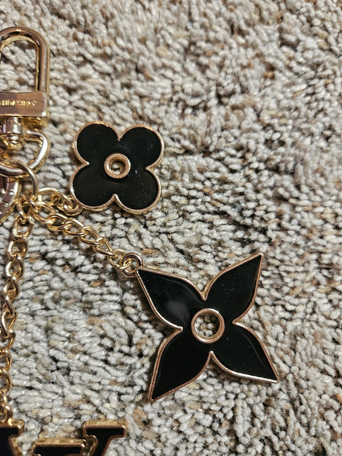 Louis vuitton womens pink gold Keychain charms - Abington, Pennsylvania - FleaMarketBay