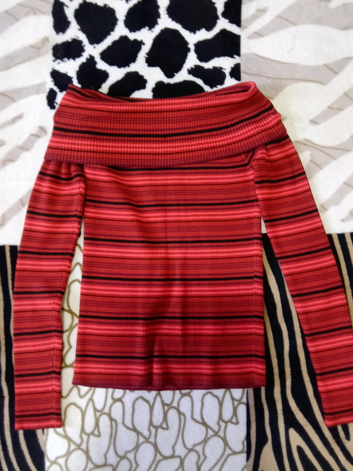 Off the shoulder Top - Pomona, California - FleaMarketBay