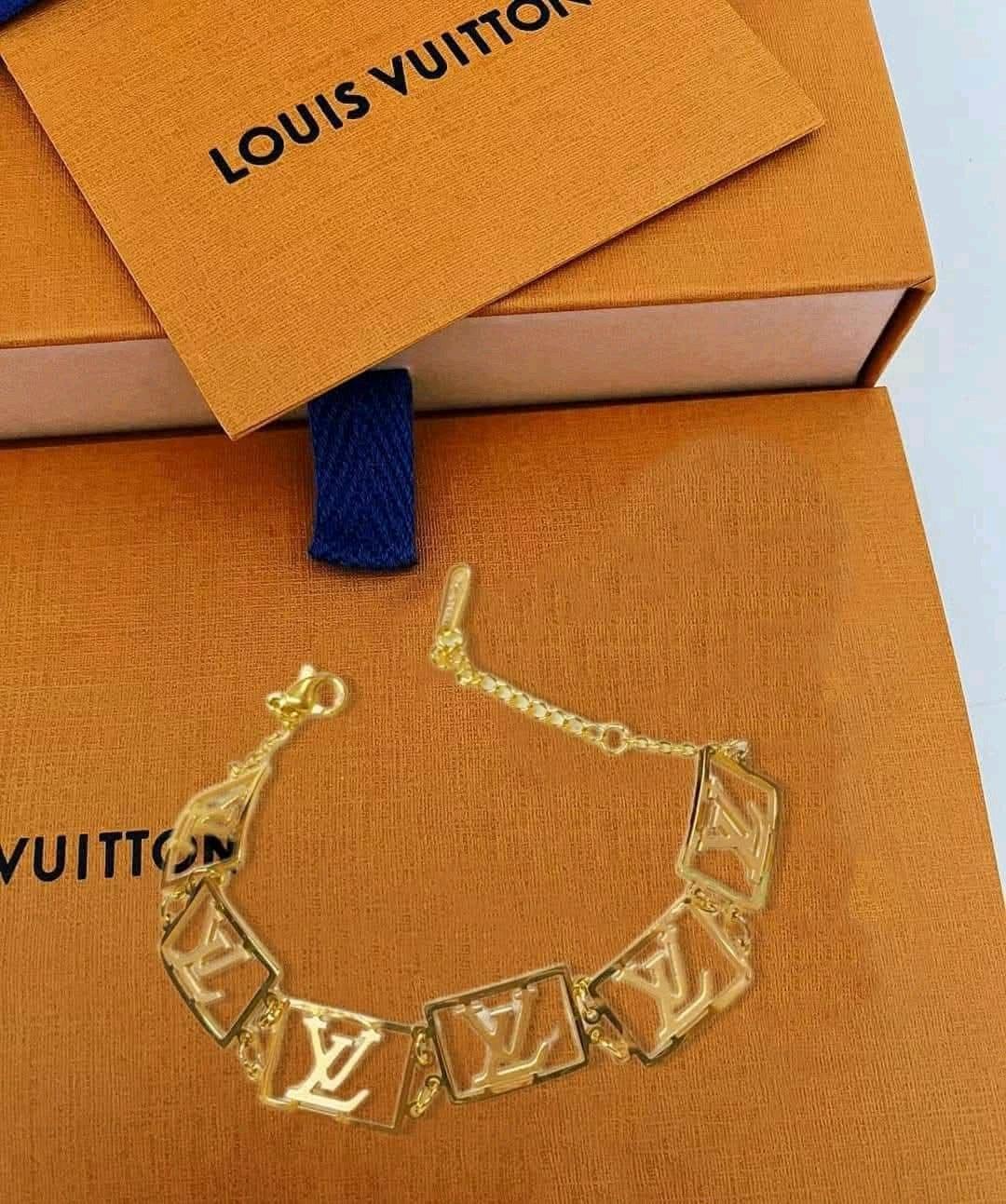 Womens no Tarnished Bracelet - Greenbelt, Maryland