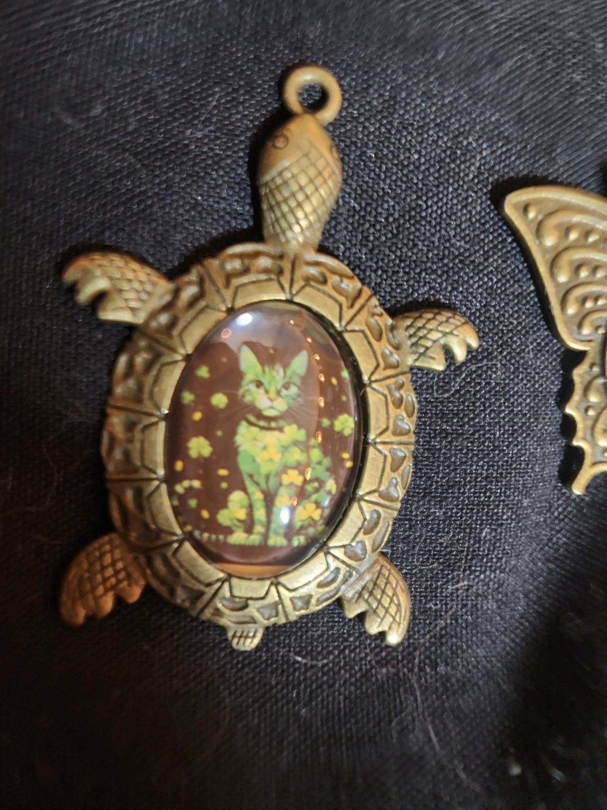 clover cat pendant or keychain - Romney, West Virginia - FleaMarketBay