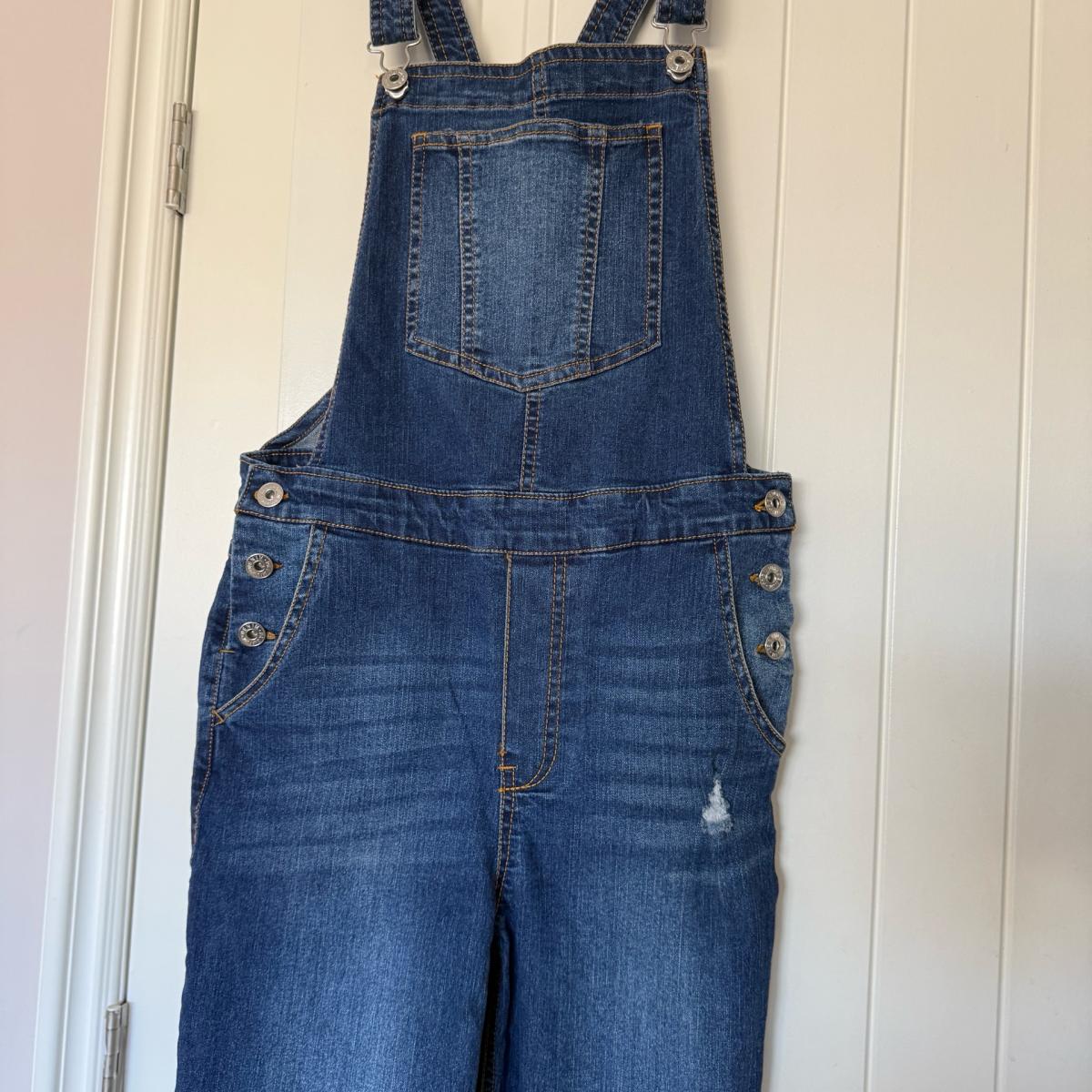 Trendy Dark Wash Denim Overalls  Bib Jeans  Adjustable Stra - Los Angeles, California - FleaMarketBay