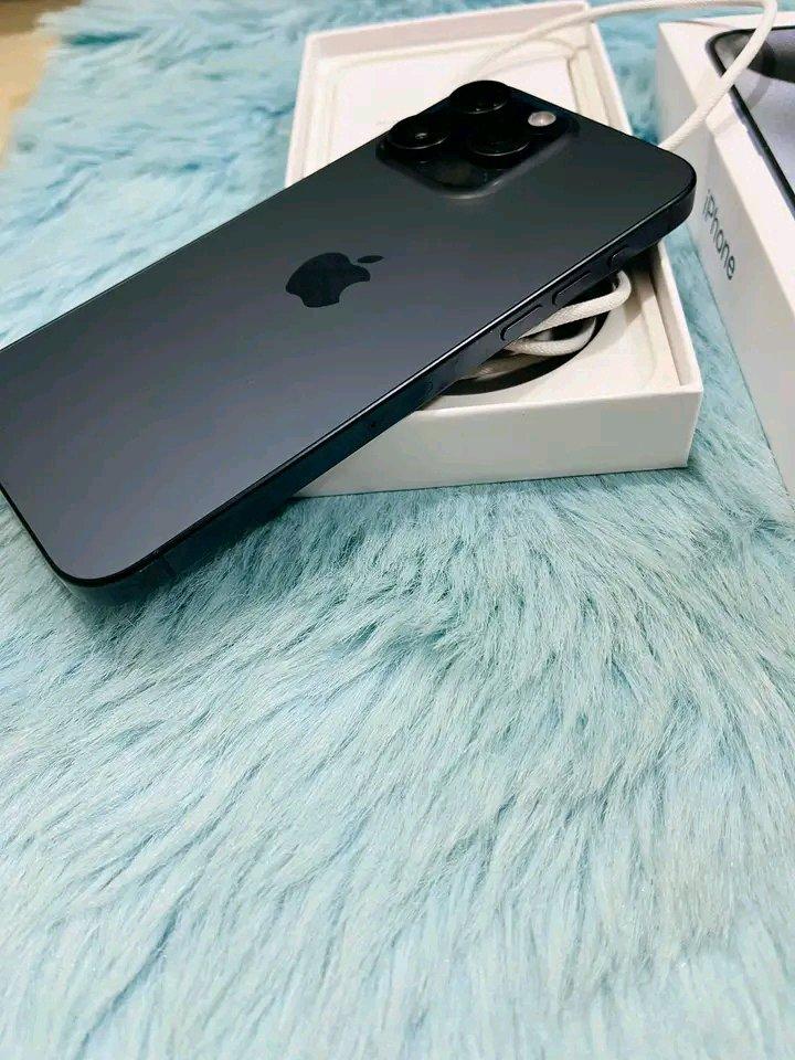 iPhone 15 Pro Max 512GB - Manhasset, New York - FleaMarketBay