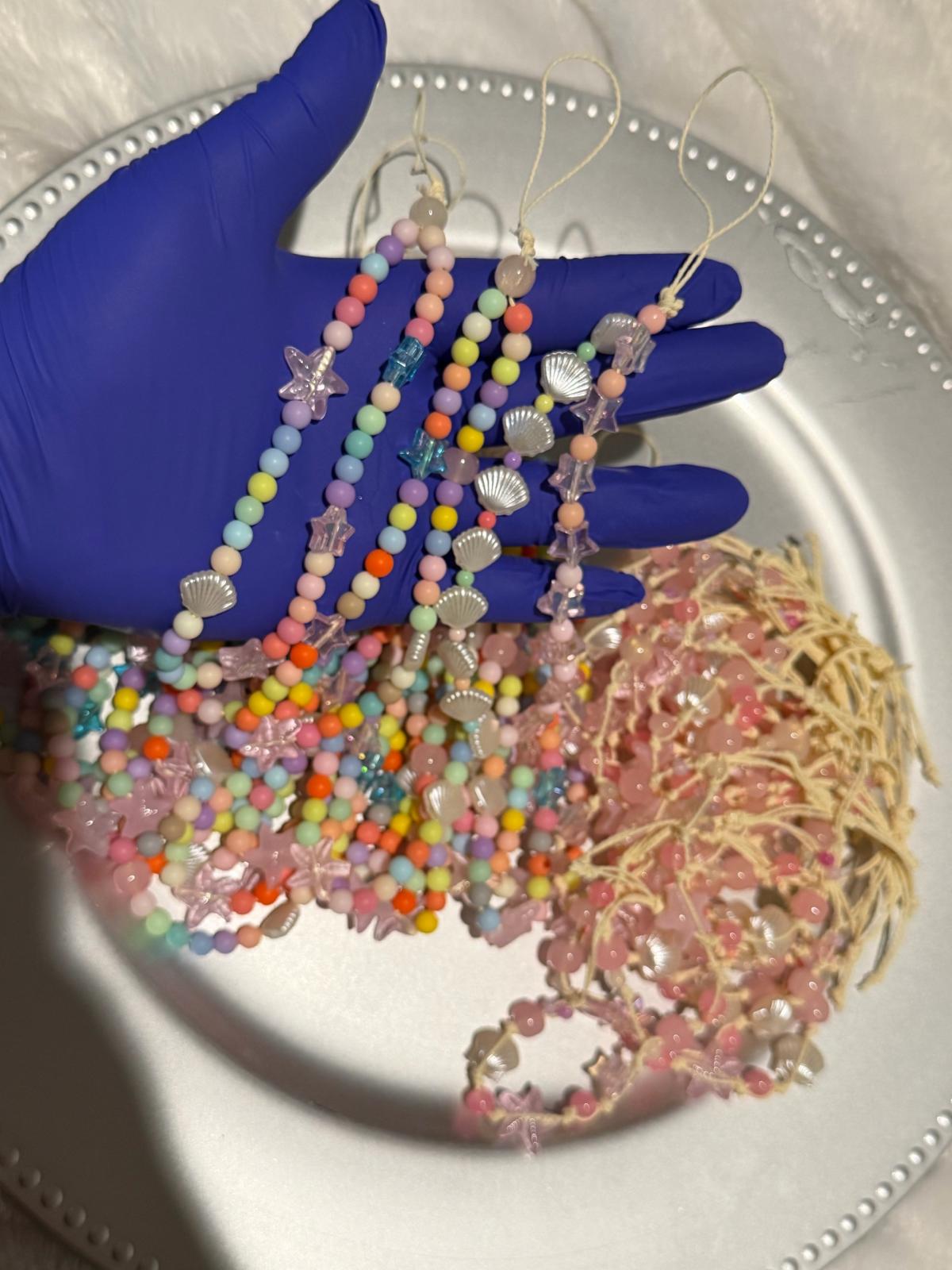 set bracelet and phone charm - Austin, Texas - FleaMarketBay