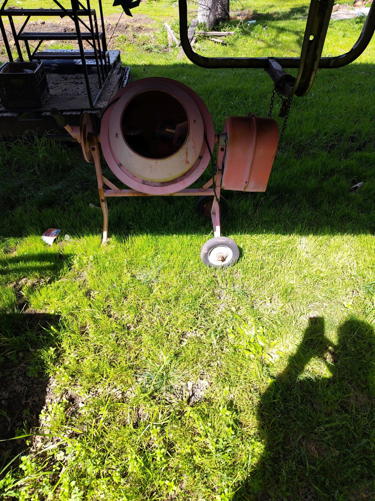 cement mixer and fiber glass stepping stone molds - Anderson, California