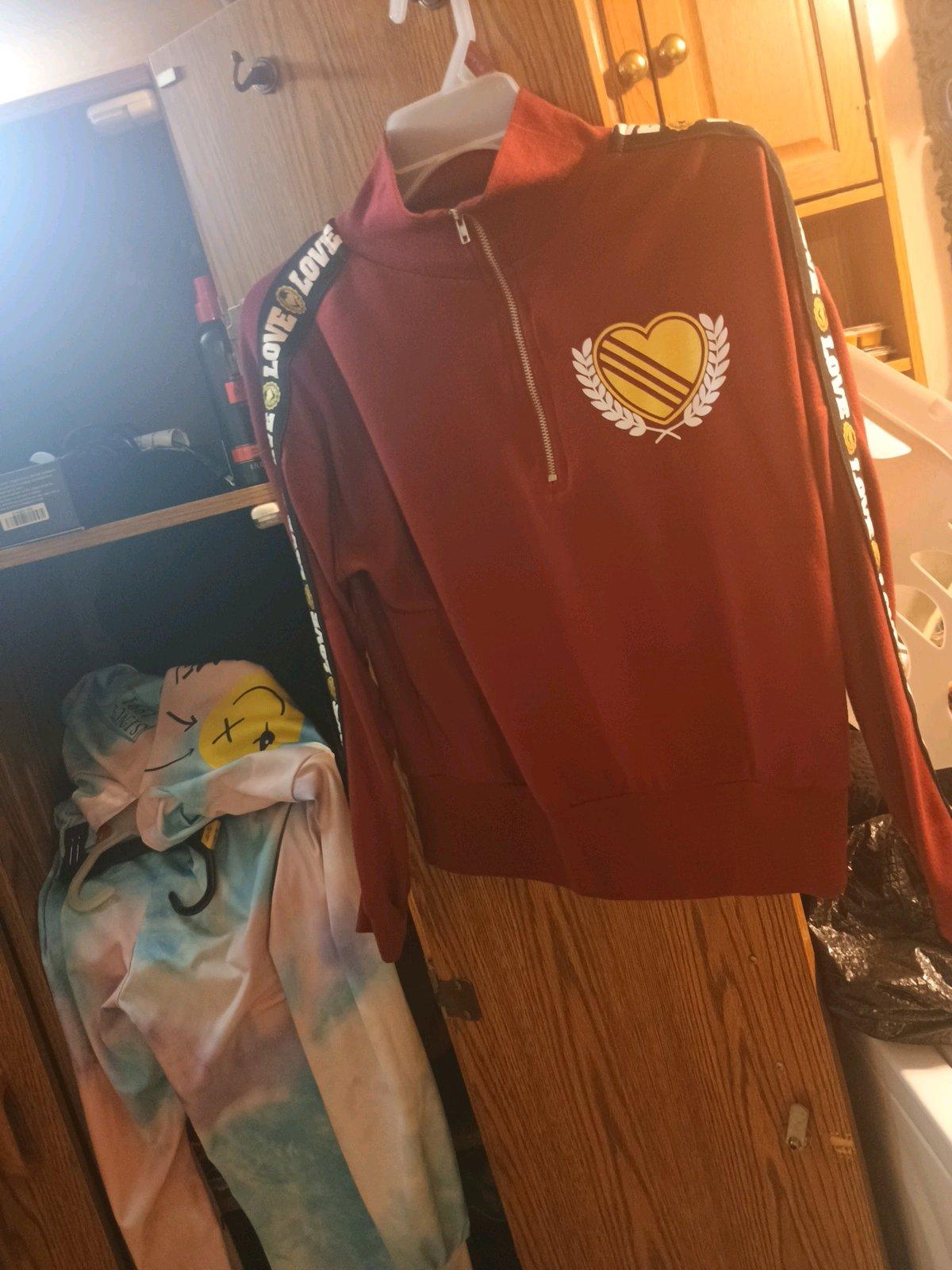 2 sweatshirts 15 - Moundsville, West Virginia