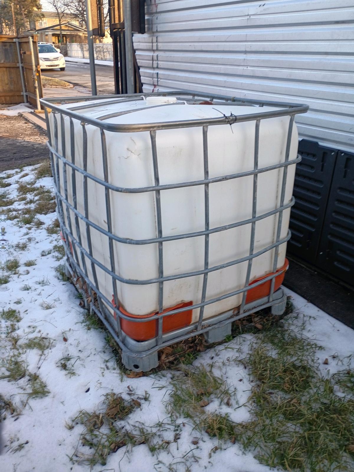 330 gallon fresh water tank with spigot - Abilene, Texas - FleaMarketBay