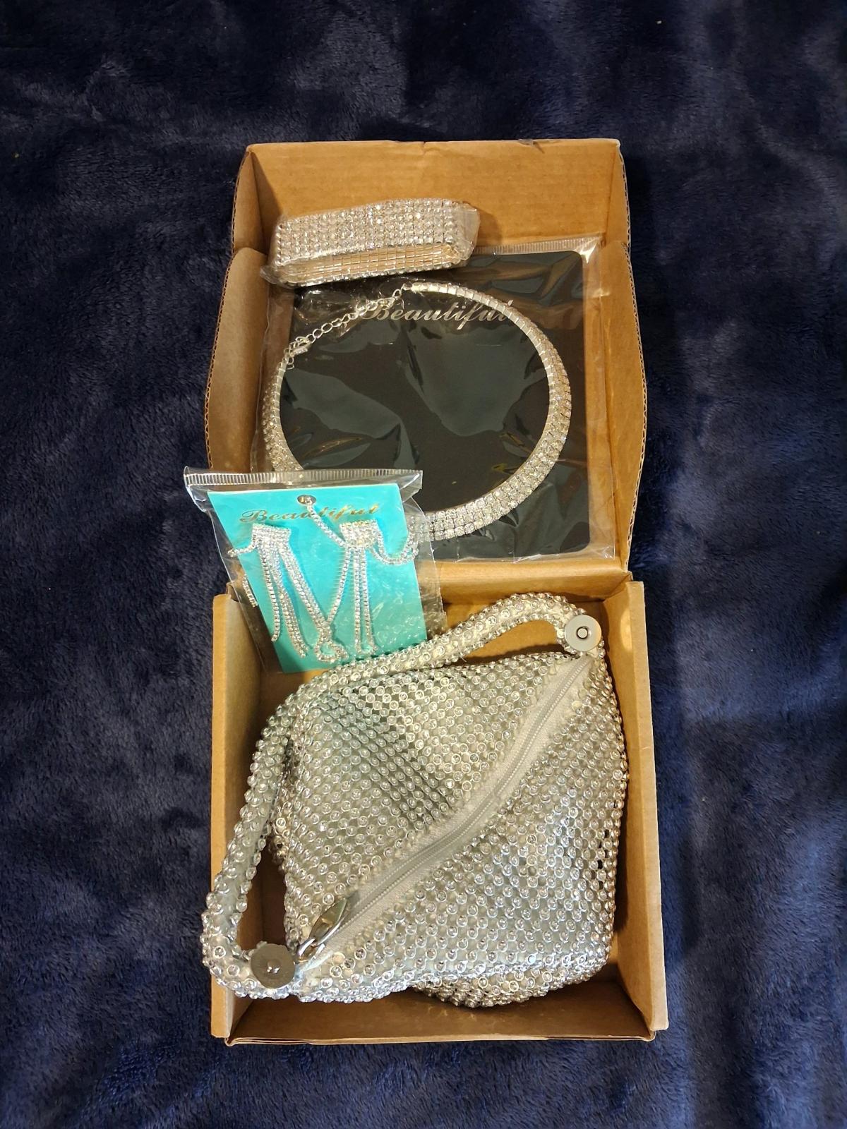 Rhinestone Silver Jewelry Set Shiny Clutch Purse for Women - Bronx, New York