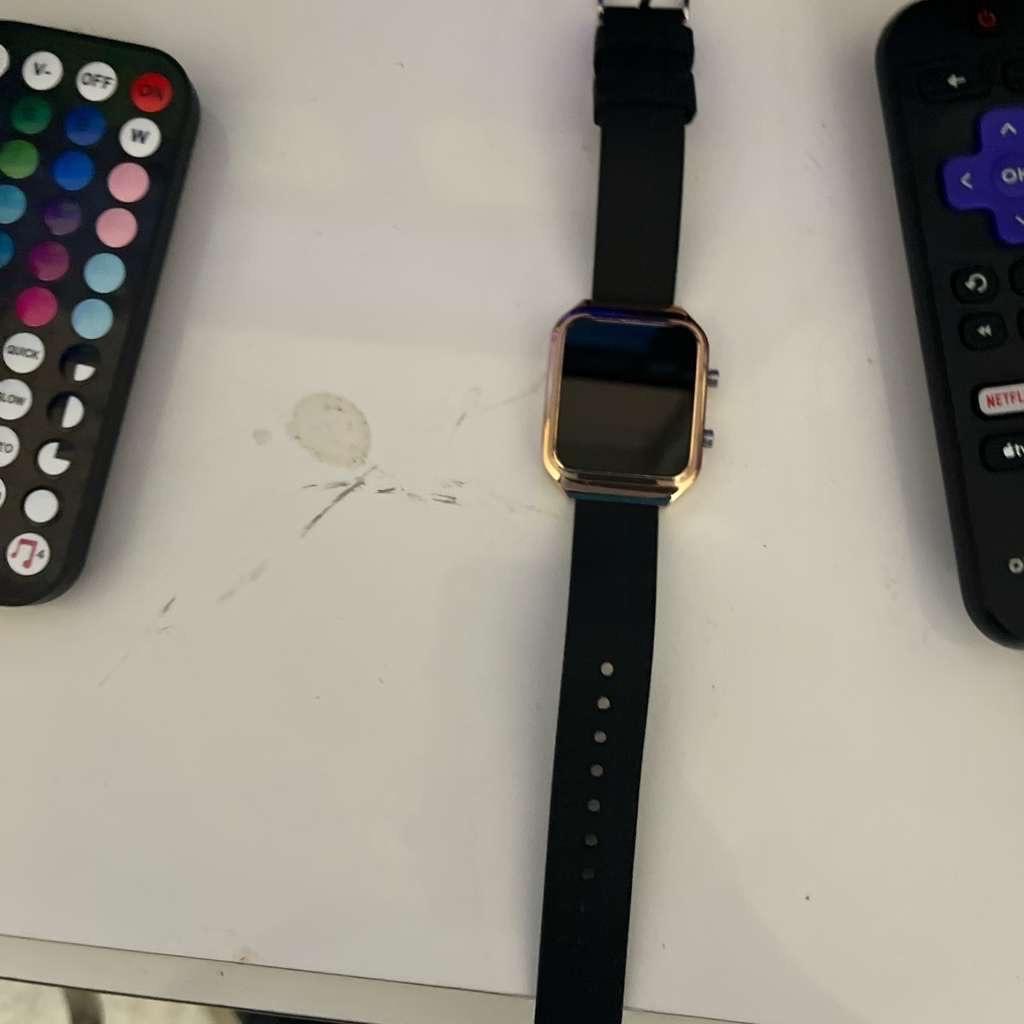 Luxury Gold Smart Watch  Modern Style - Fort Pierce, Florida - FleaMarketBay