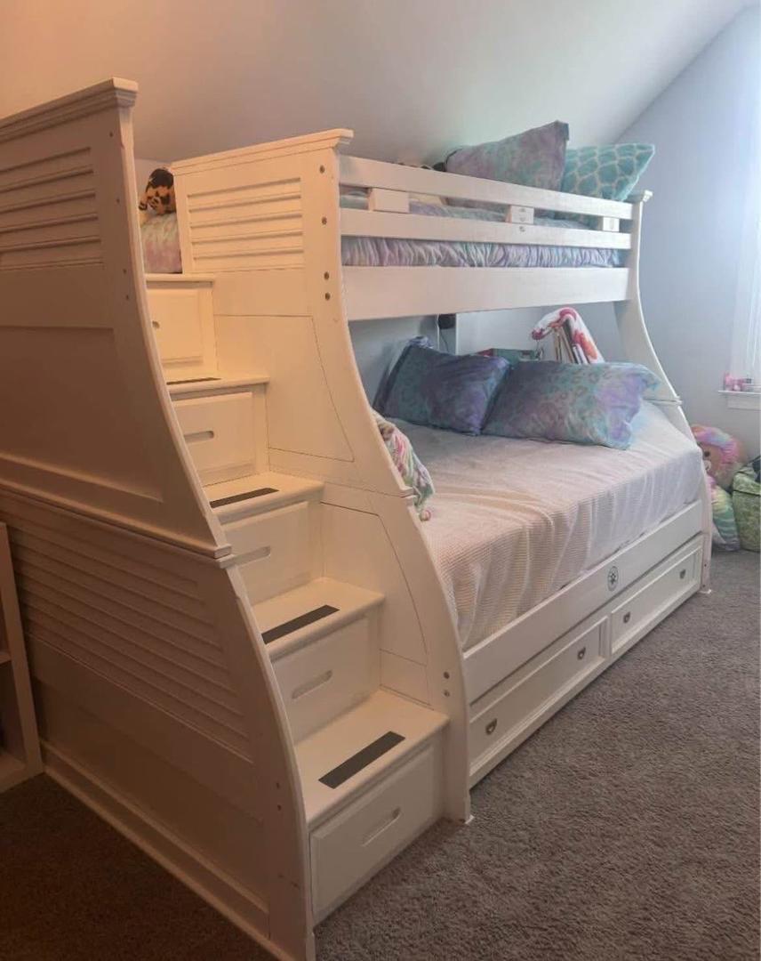 Kids bunkbeds with Trundle bed