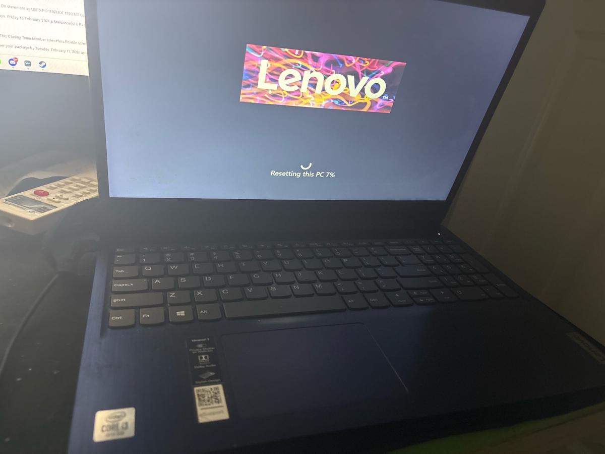 Lenovo IdeaPad 3 Laptop  i3 8GB RAM  Works Good  100 OBO Nee - Saint Petersburg, Florida - FleaMarketBay
