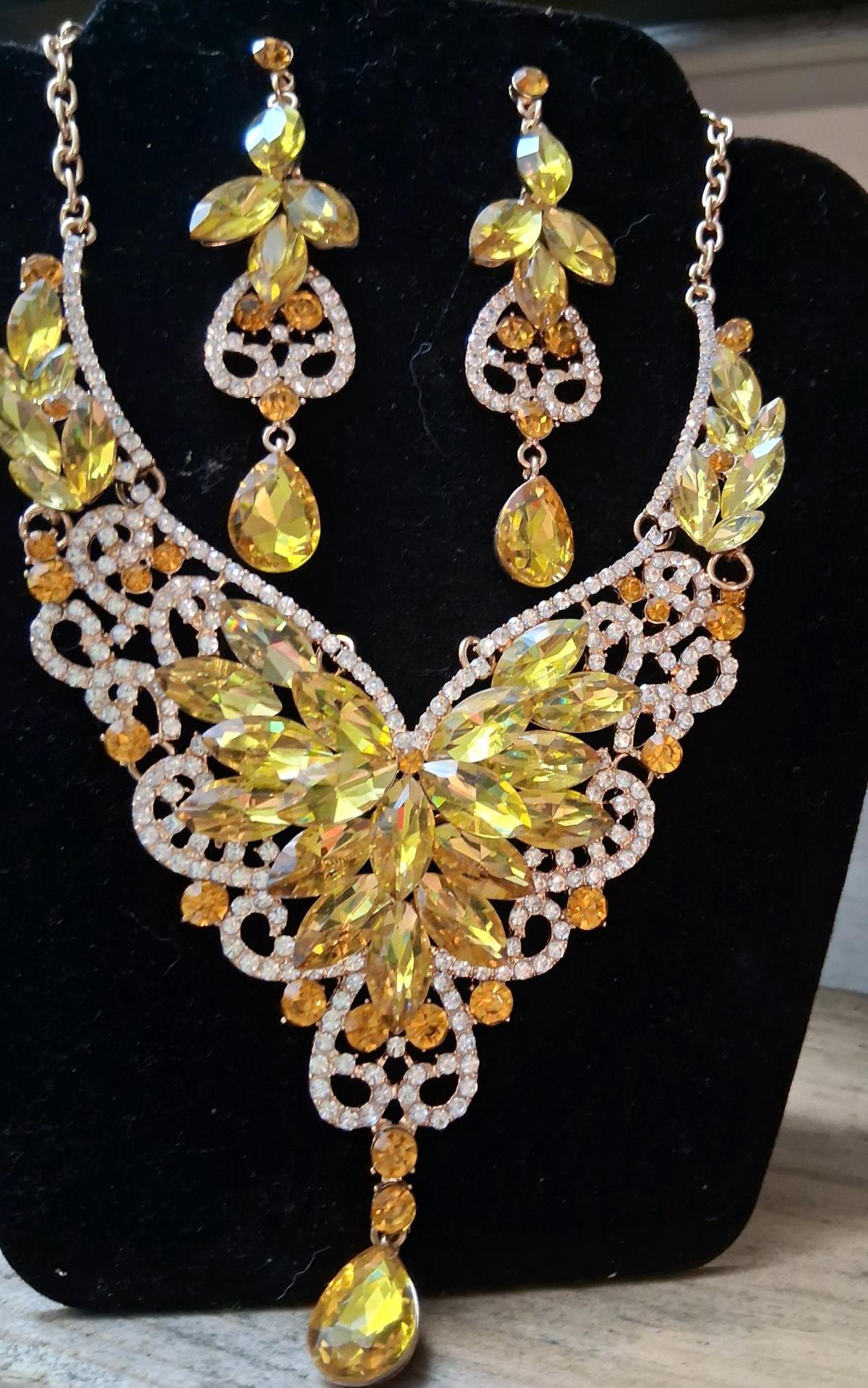 Womens Necklace and Earrings