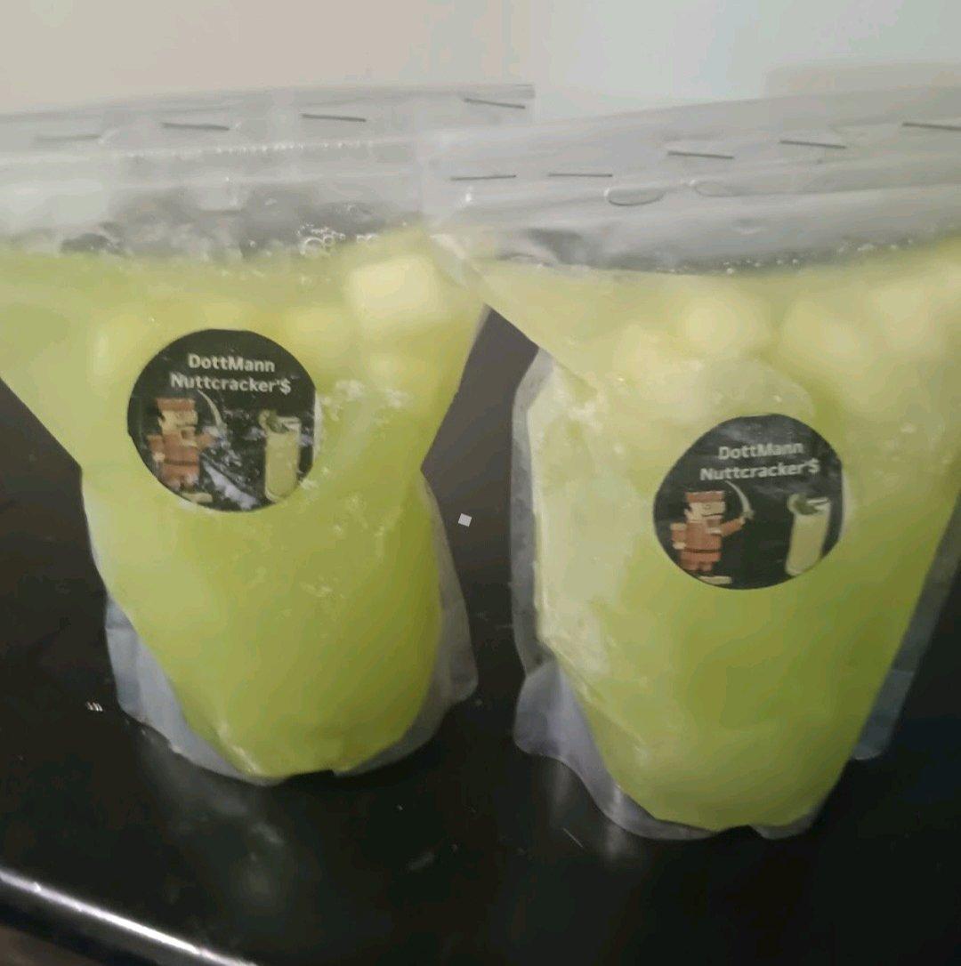 DOTTMANN SOUR APPLE KIWI FROZEN NUTTCRACKERS BIG SIZE - Bronx, New York - FleaMarketBay