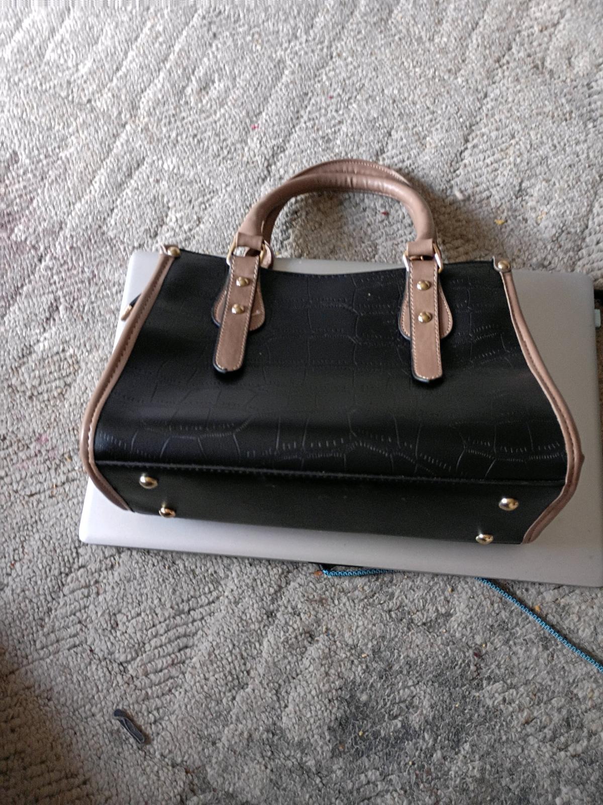 Womens purses - Winnebago, Illinois - FleaMarketBay