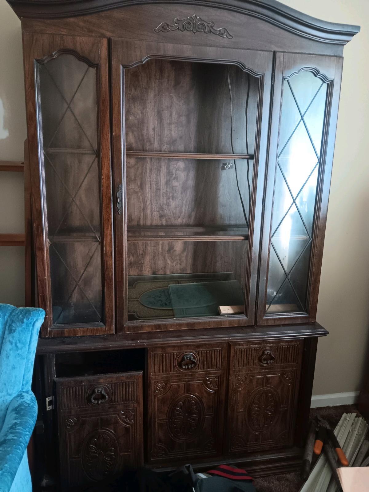 China cabinet - Shelbyville, Tennessee