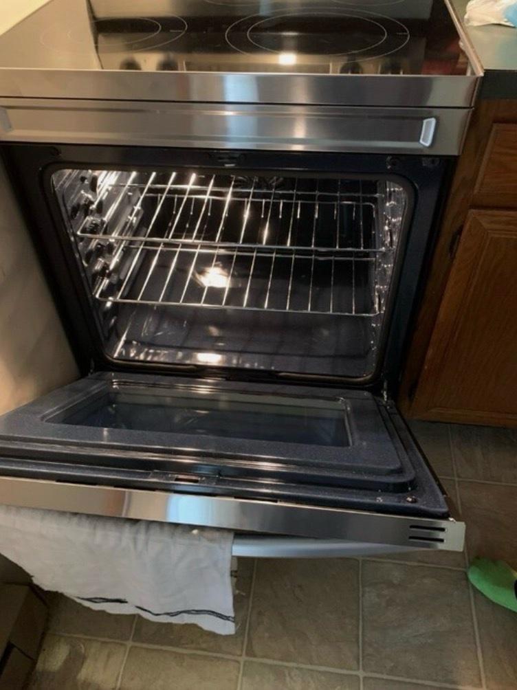 Samsung Flat top Glass electric stove - Pueblo, Colorado - FleaMarketBay