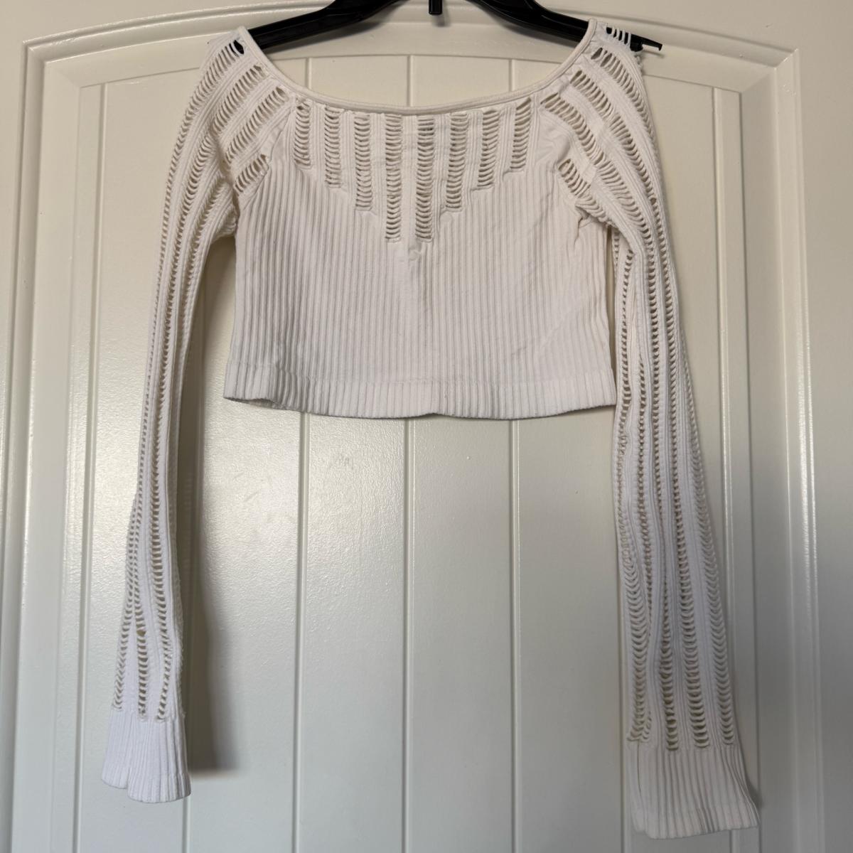White Ribbed Distressed Knit Long Sleeve Crop Top  Brand New - Los Angeles, California