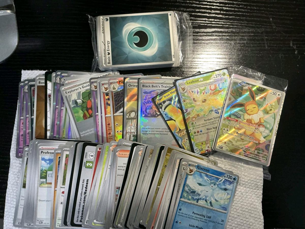 Pokmon cards - California City, California - FleaMarketBay