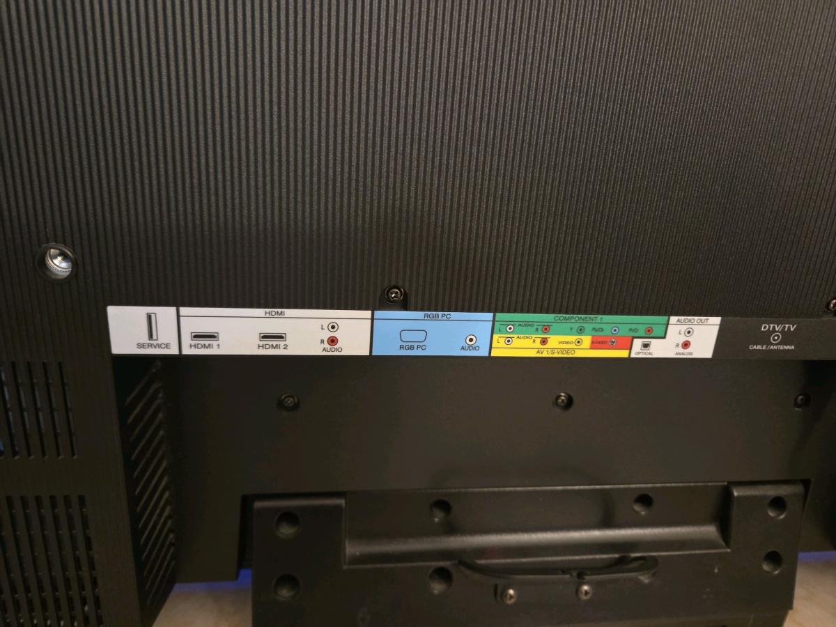 Vizio Used 37 TV - Hialeah, Florida - FleaMarketBay