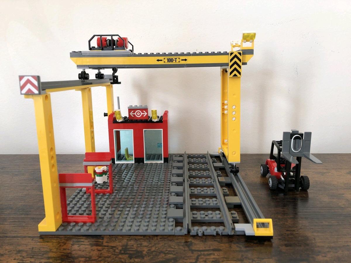 LEGO Train Lot  Bulk Parts  Battery Packs  250  Ships Fast - Chicago, Illinois