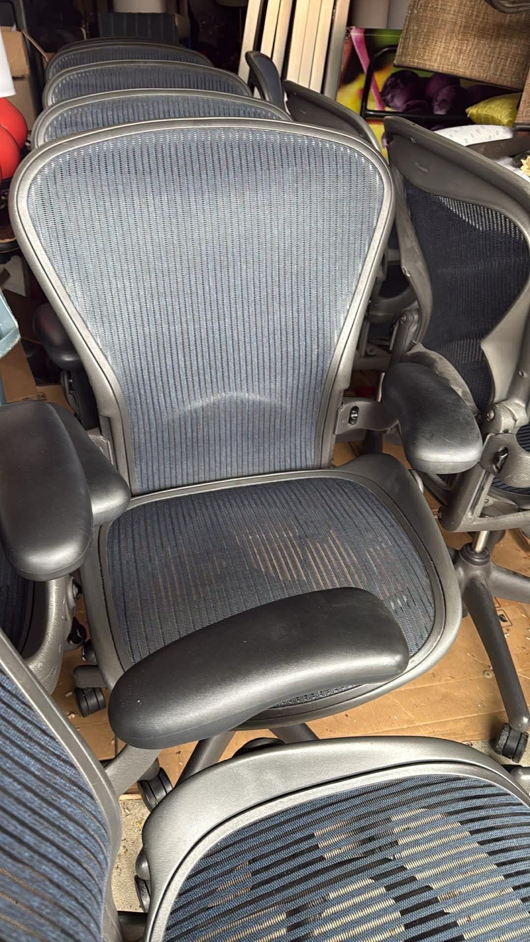 Herman Miller Aeron Basic  Size B - Dearborn Heights, Michigan - FleaMarketBay