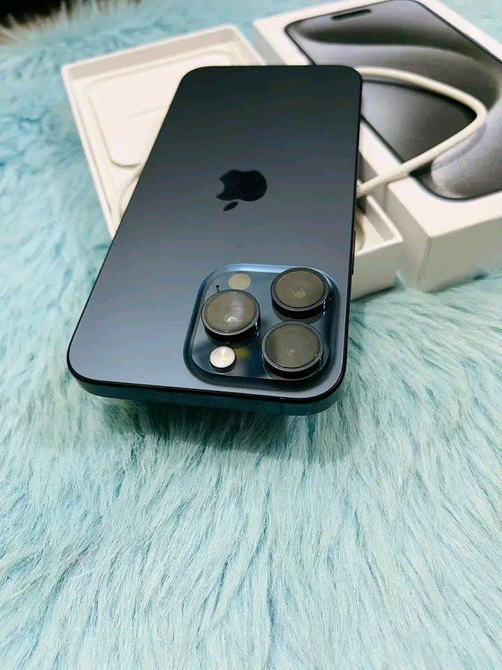 iPhone 15 Pro Max 512GB - Manhasset, New York - FleaMarketBay