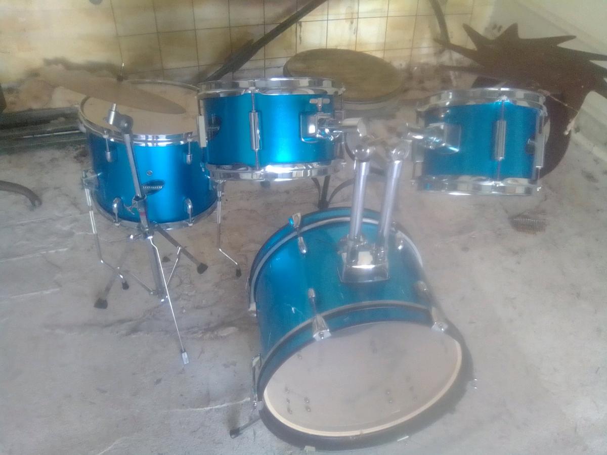drum set - Stanwood, Washington - FleaMarketBay