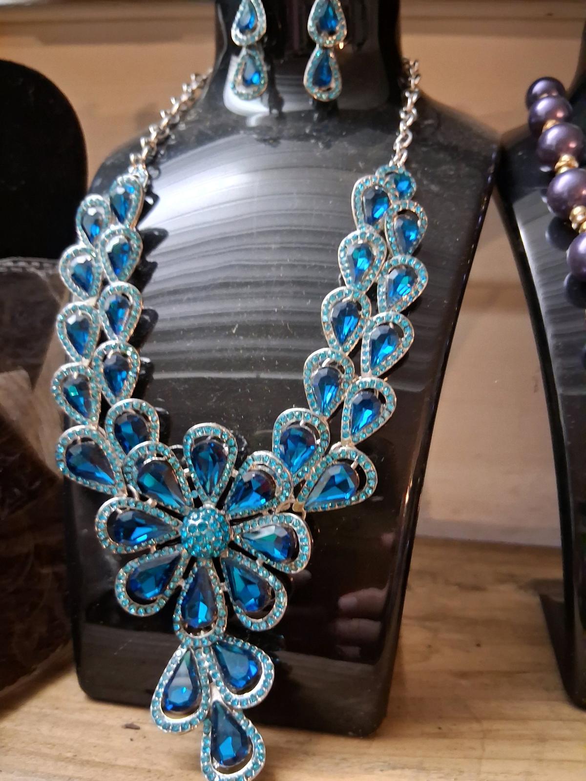 Womens Necklace with stones and Earrings