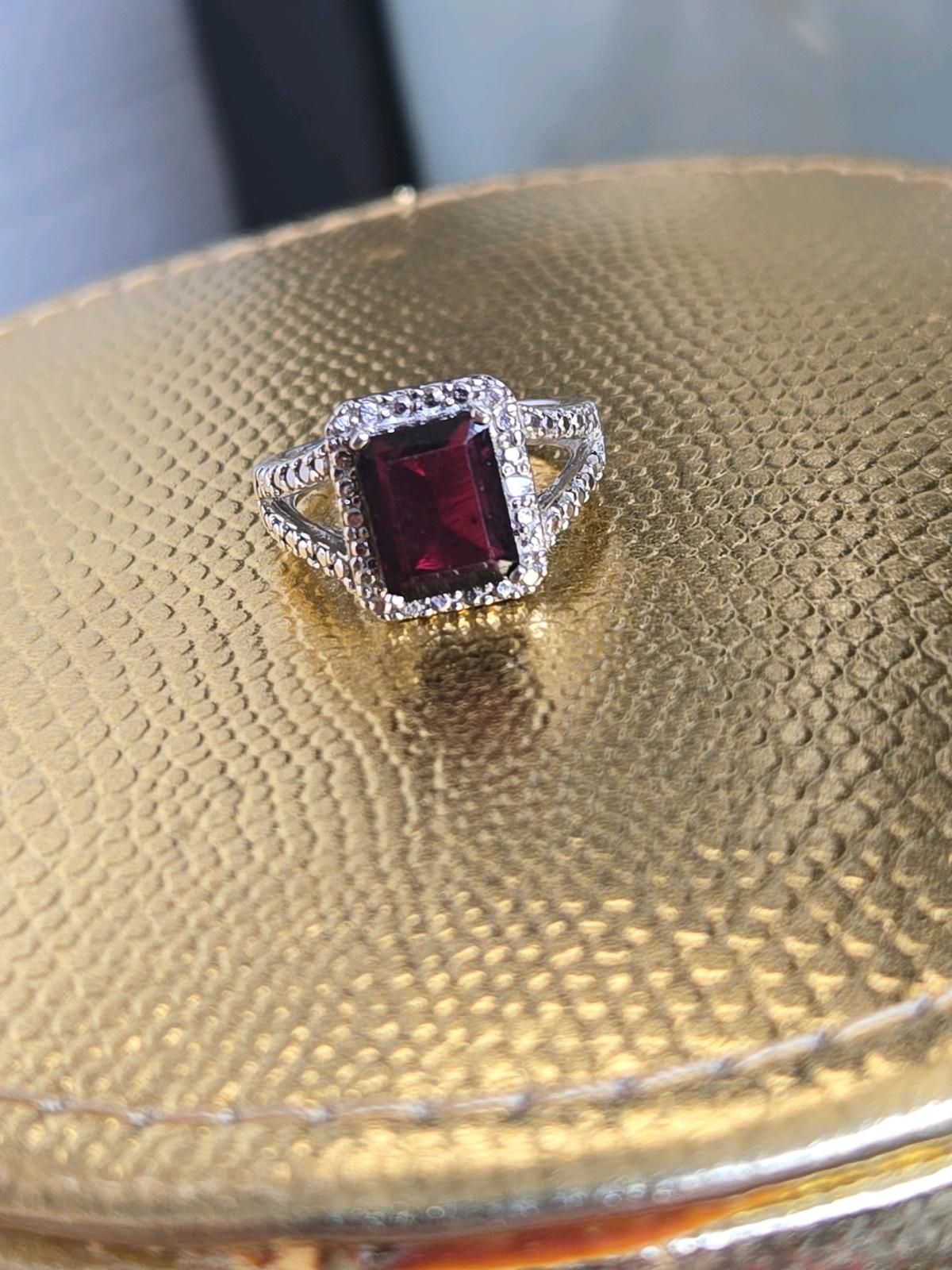 Sterling Silver Garnet  Diamond Chip Ring  Size 6 - Huntsville, Alabama - FleaMarketBay