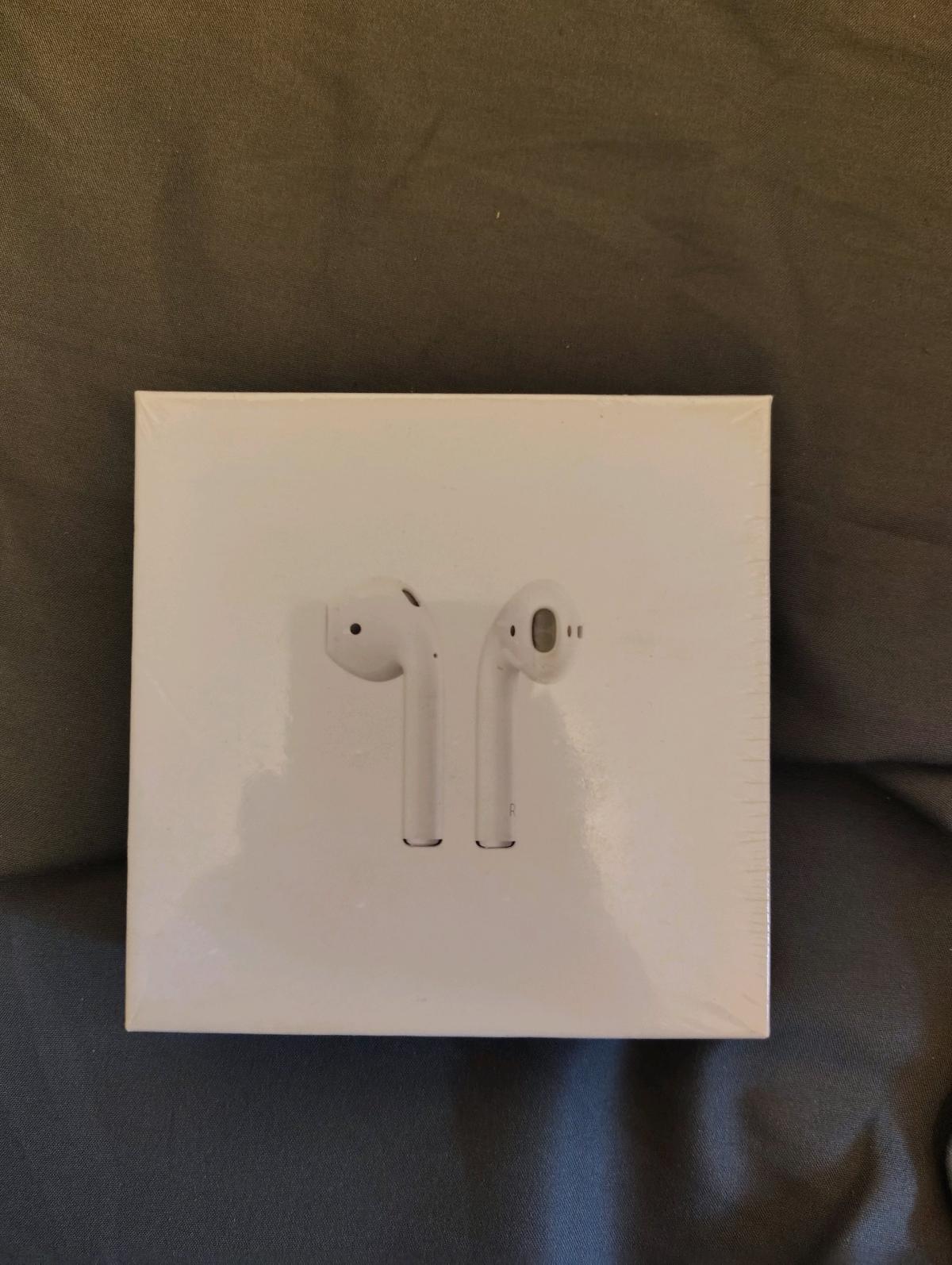 Airpods - Saint Paul, Minnesota