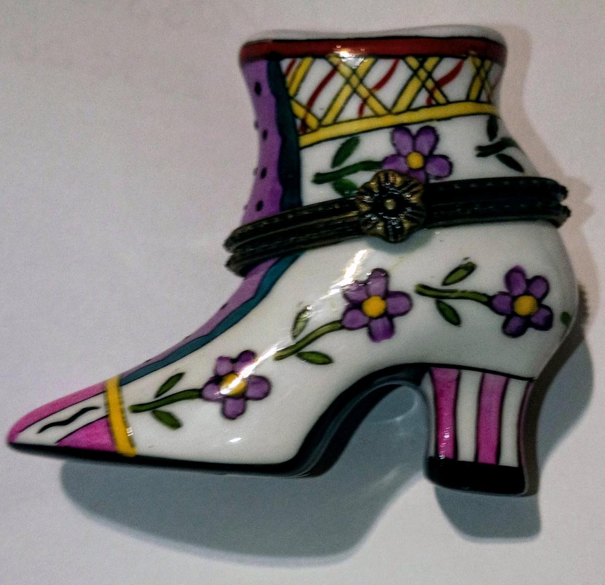 cbx miniature shoe trinket - Elberton, Georgia