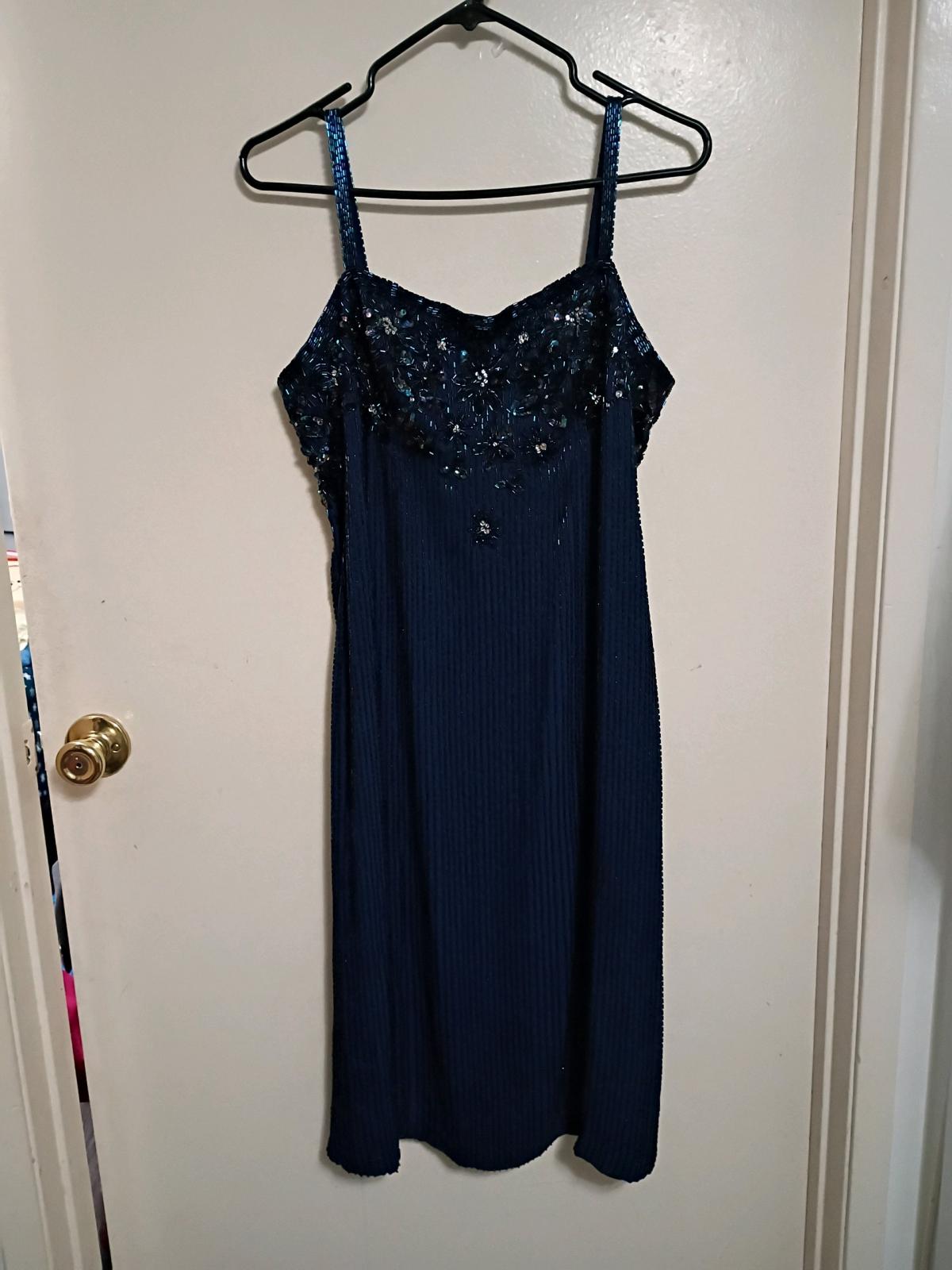 vintage dress - Santa Fe Springs, California - FleaMarketBay