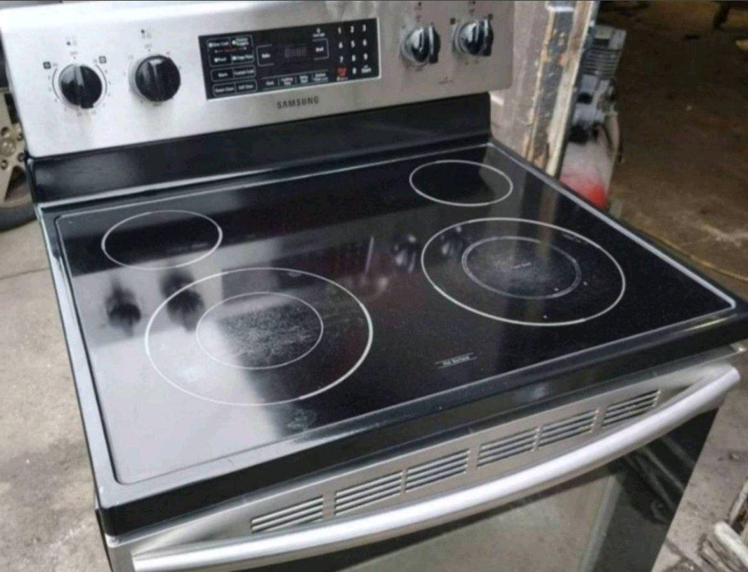 Samsung stainless steel electric stove glass top - Los Angeles, California - FleaMarketBay