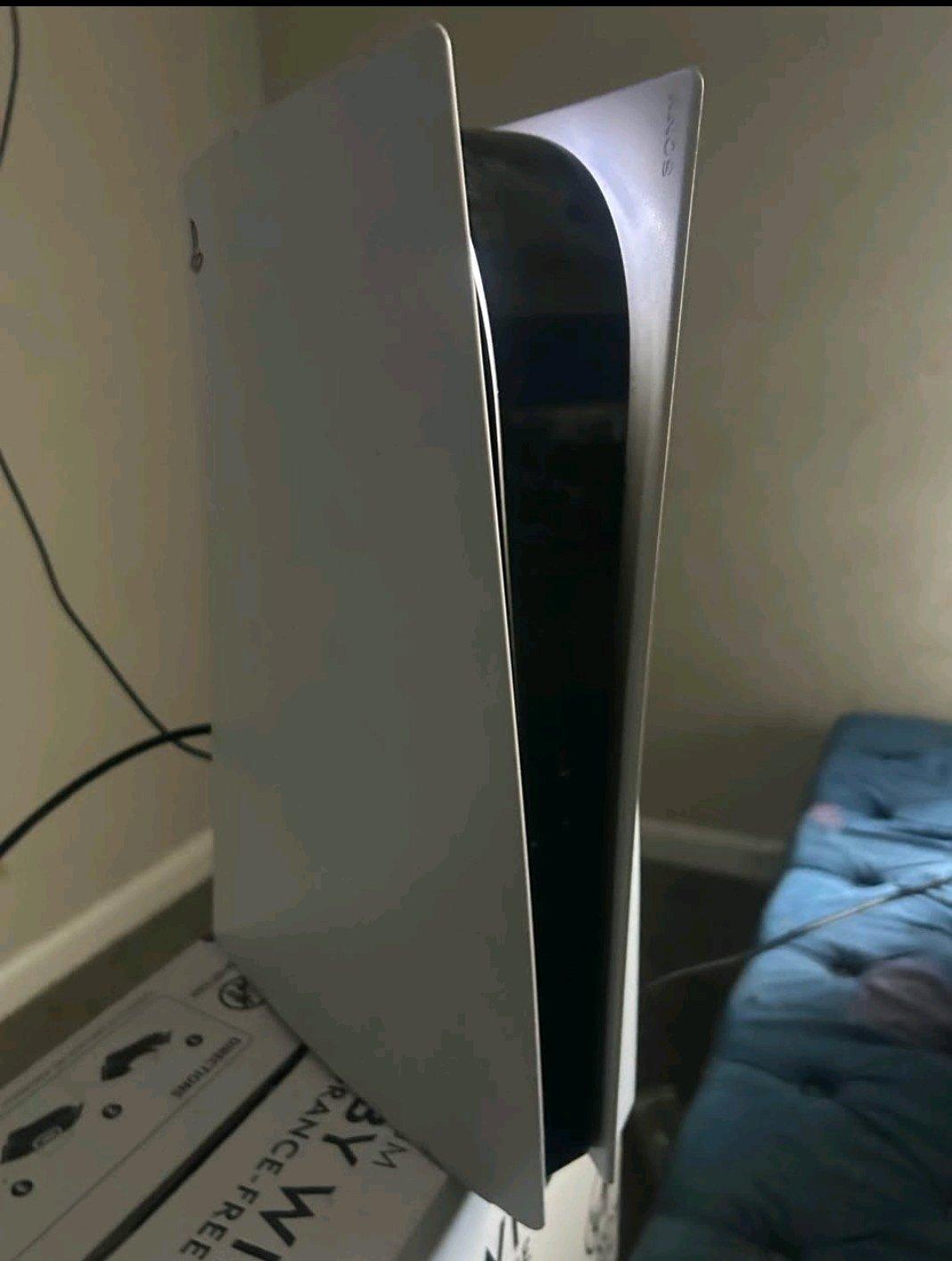 PS5 Disc Version Bundle - Aberdeen, North Carolina - FleaMarketBay